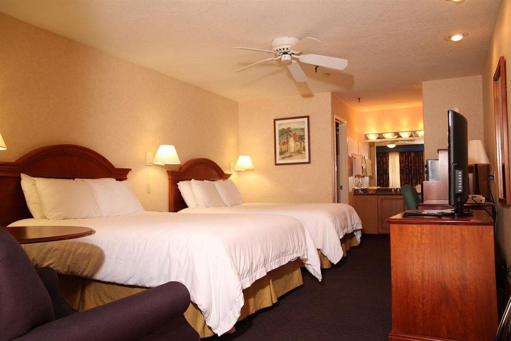 La Fuente & 3* Yuma