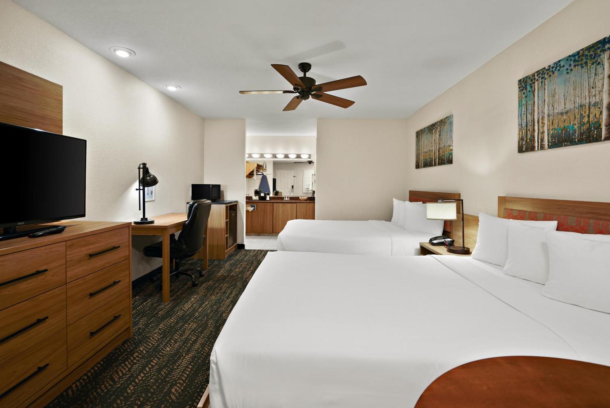 Motel La Fuente Inn&suites