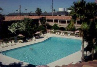 La Fuente & Motel 3*