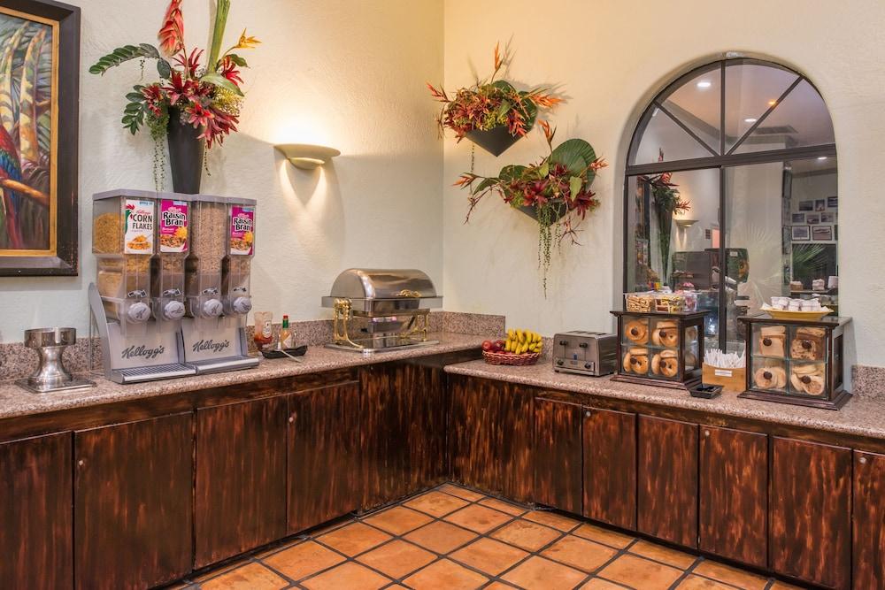 La Fuente Inn&suites 3* Yuma
