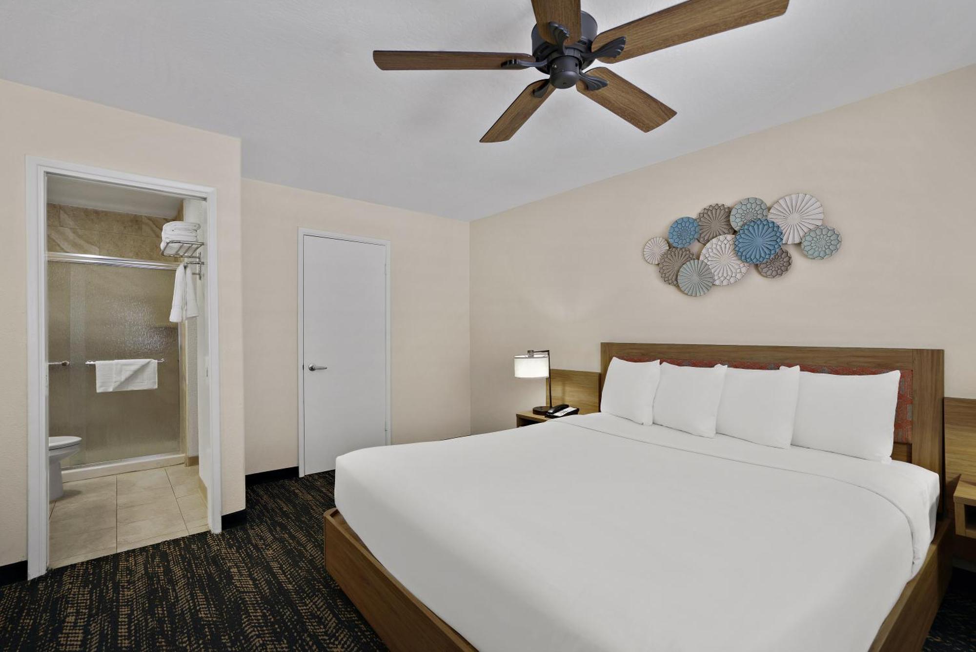 La Fuente Inn&suites