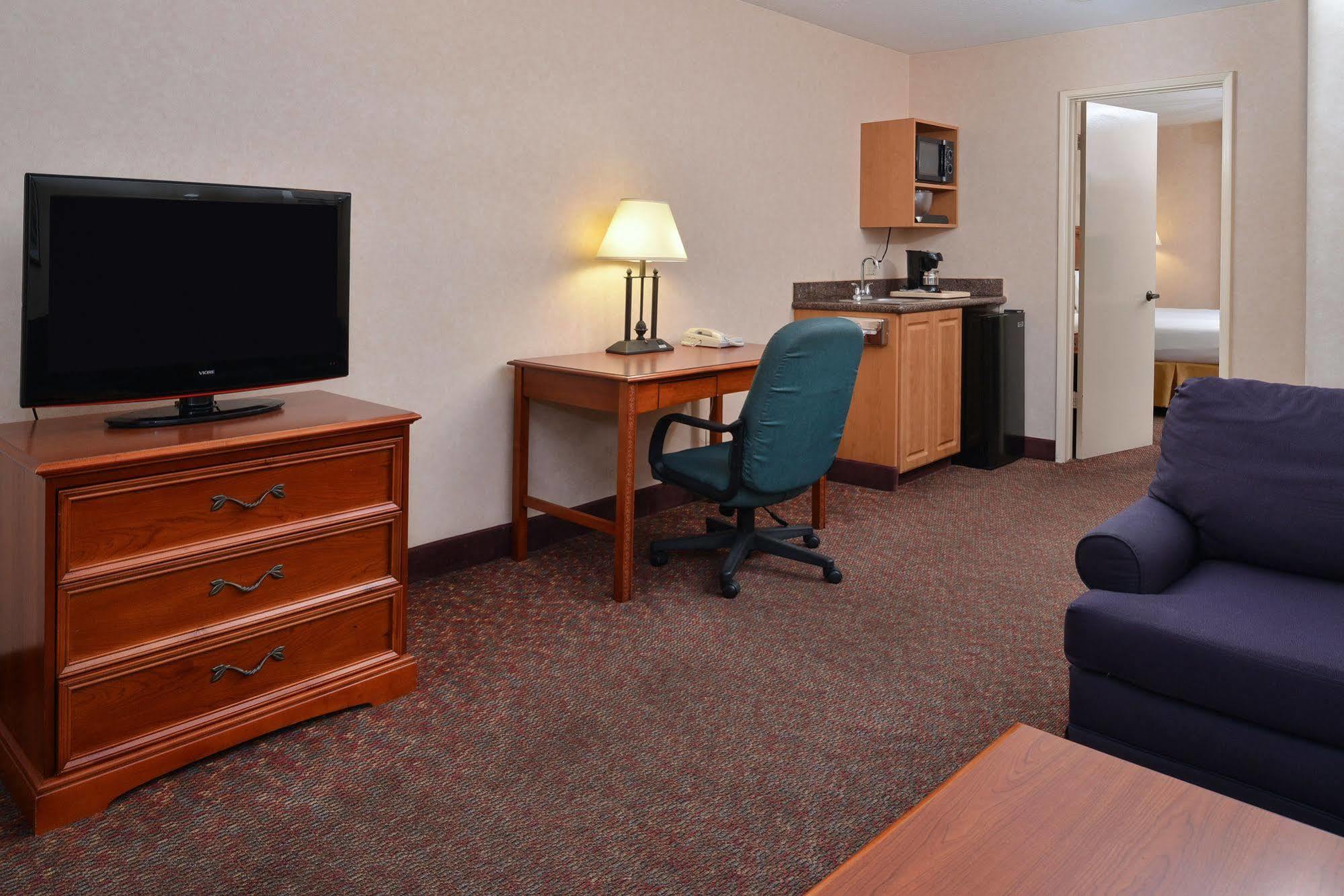 La Fuente Inn&suites
