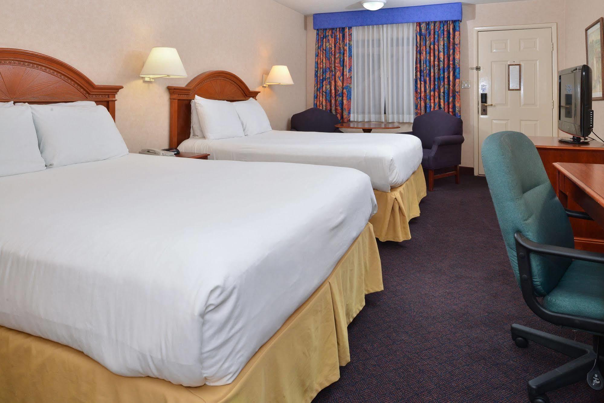 La Fuente Inn&suites 3*